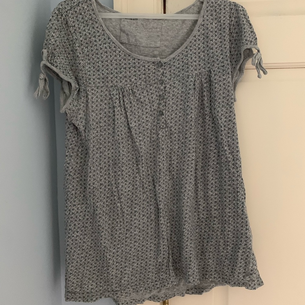 Aeropostale girls’ size large shirt